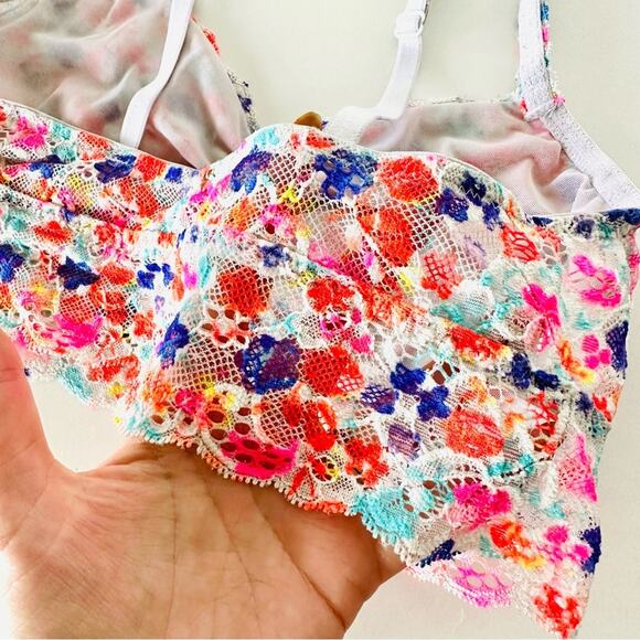 VS VICTORIAS SECRET PINK Lace White Red Blue Floral Print Ruffle Bra Bralette M - Picture 11 of 11